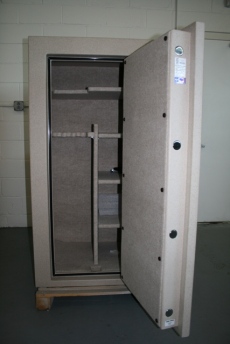 Used Fort Knox Defender Gun Safe 6031 Showroom Model Safe